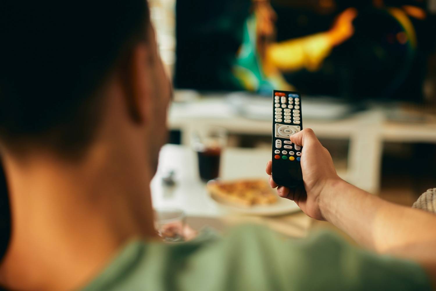 مشاهدة التلفاز