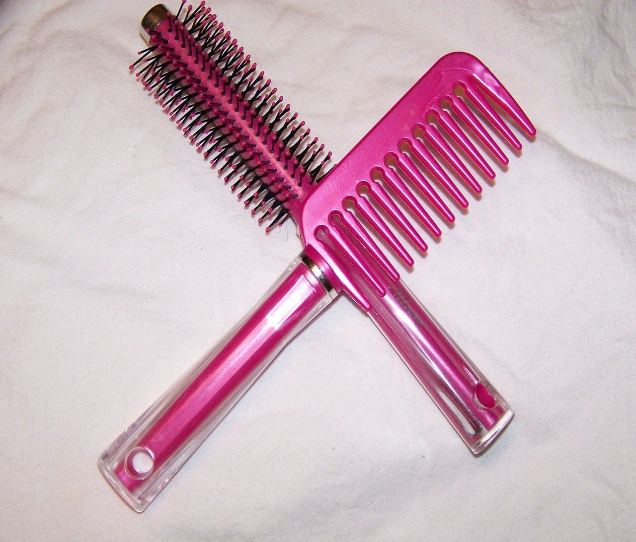 comb, hair brush, pink-13677.jpg