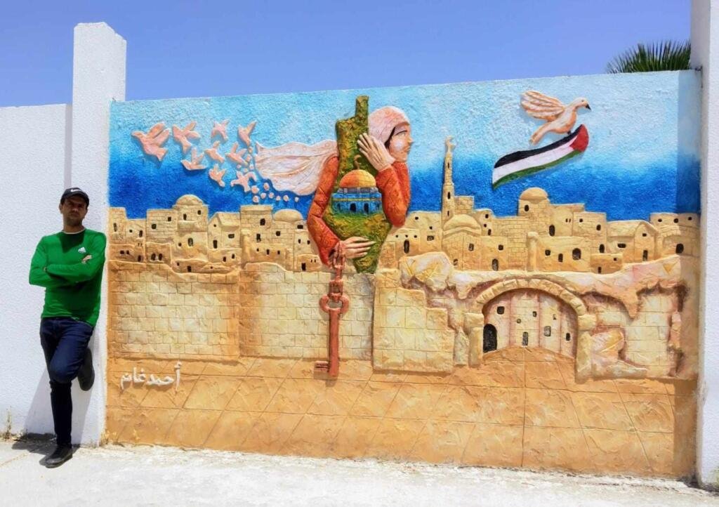 الفنان أحمد غانم